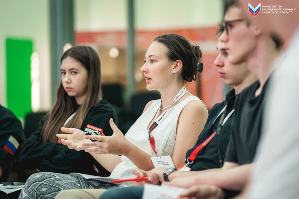 В Мелитополе стартовала программа «Лидеры молодежных мнений» В Мелитополе стартовала программа «Лидеры молодежных мнений»