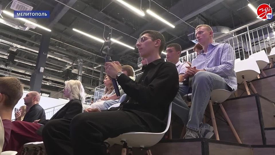 Эксперты со всей России на встрече в Мелитополе обсудили, как противостоять фальсификации истории и информационным угрозам