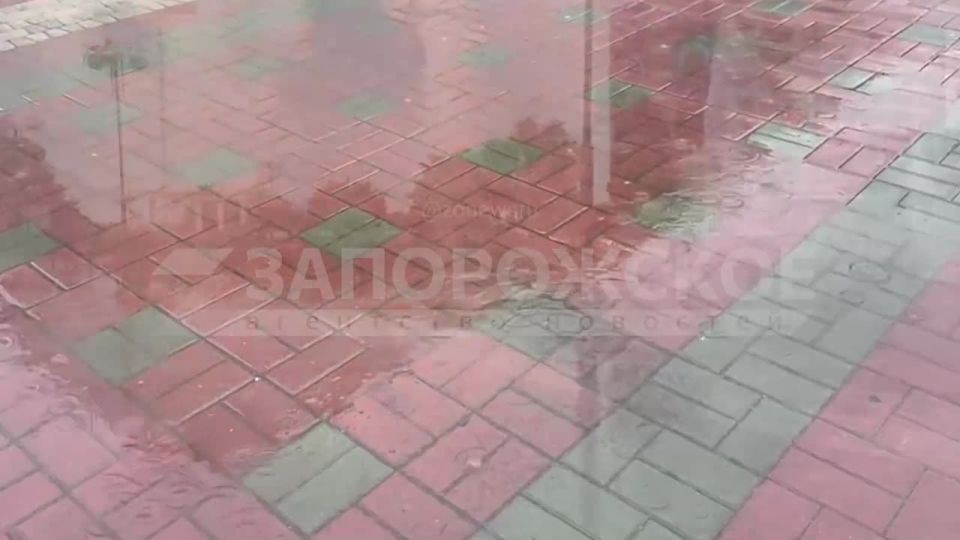 В Мелитополе идёт дождь. Размеренный, с установкой на осень