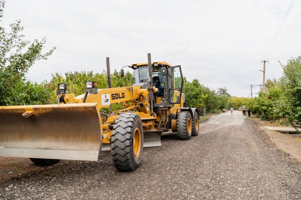В рамках народной программы «Единой России» началась работа по выполнению поручений главы города Мелитополь В рамках народной программы «Единой России» началась работа по выполнению поручений главы города Мелитополь