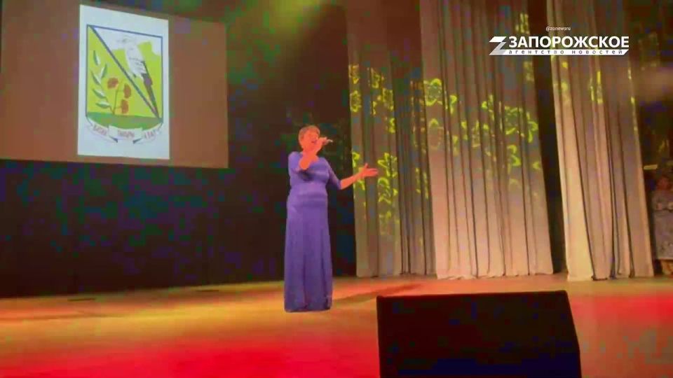 Творческий десант из Крыма выступил в Мелитополе ко Дню освобождения Донбасса