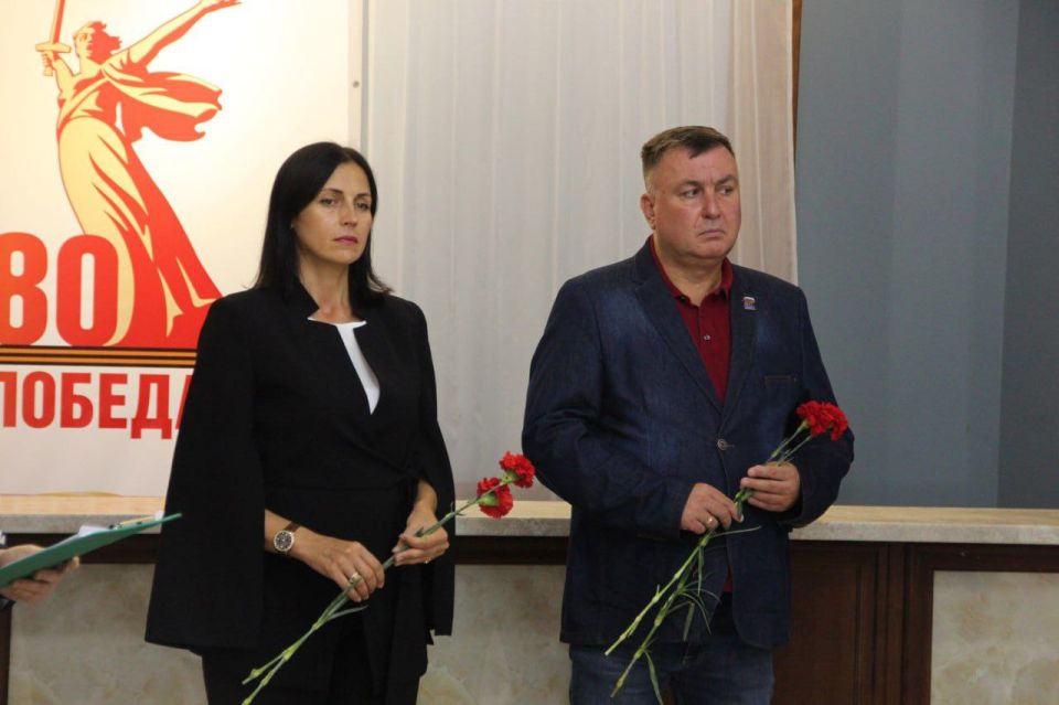 Молодежь Мелитополя почтила память жертв фашизма Молодежь Мелитополя почтила память жертв фашизма