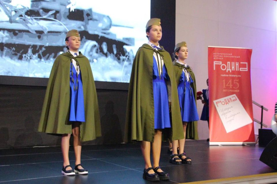 Сотрудники Министерства культуры приняли участие в презентации специального выпуска журнала «Родина», которая состоялась в Мелитополе Сотрудники Министерства культуры приняли участие в презентации специального выпуска журнала «Родина», которая состоялась в Мелитополе