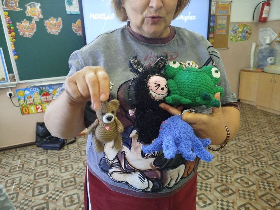 Центр дополнительного образования провёл встречу с учениками ГБУ ОО ЗО "СОШ 4" г. Мелитополь, чтобы рассказать о творческих и технических кружках, доступных для школьников Центр дополнительного образования провёл встречу с учениками ГБУ ОО ЗО "СОШ 4" г. Мелитополь, чтобы рассказать о творческих и технических кружках, доступных для школьников