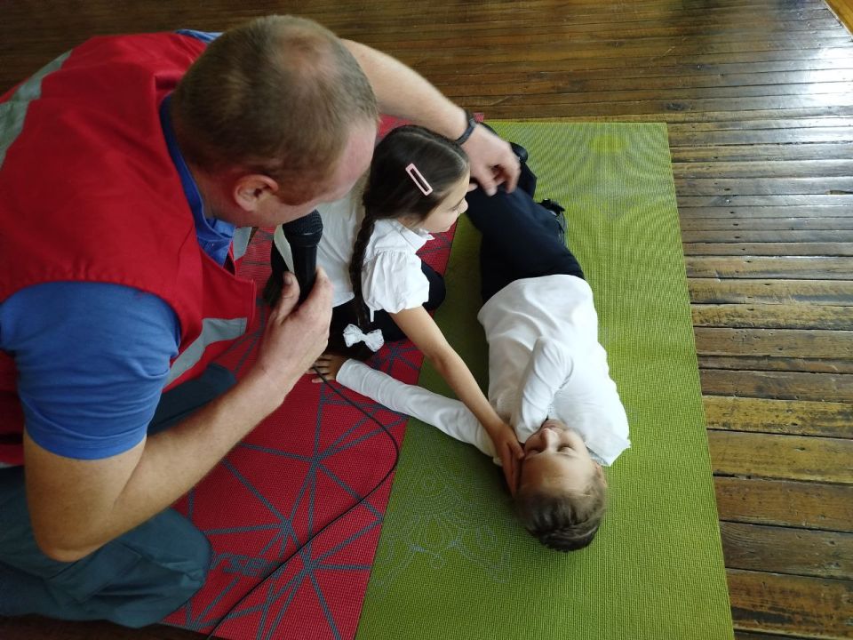 12.09.25 .             &quot; 4&quot; .          