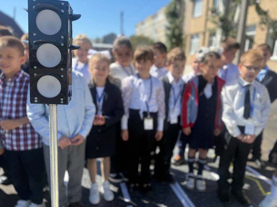 Сегодня в нашей школе произошло яркое и значимое событие для самых юных её жителей — наших первоклассников! В стенах ГБУ ОО ЗО «СОШ №24 им. Участника СВО Твердого И.В.» г. Мелитополь прошла традиционная церемония «Посвящение... Сегодня в нашей школе произошло яркое и значимое событие для самых юных её жителей — наших первоклассников! В стенах ГБУ ОО ЗО «СОШ №24 им. Участника СВО Твердого И.В.» г. Мелитополь прошла традиционная церемония «Посвящение...