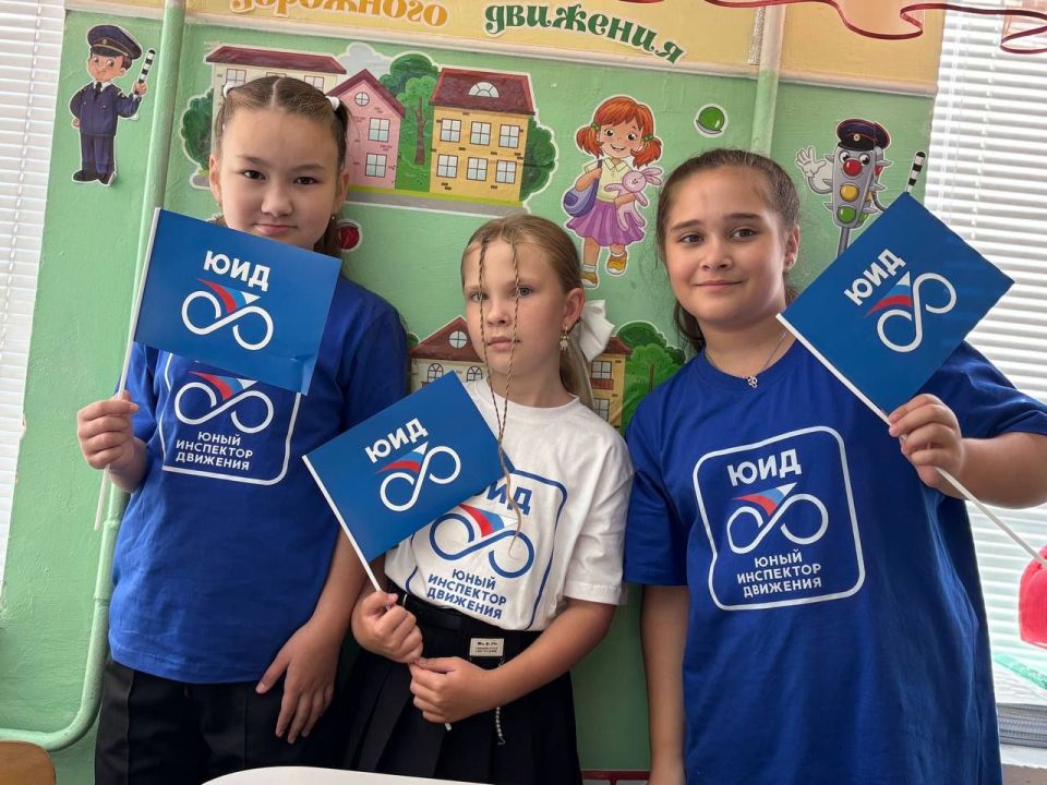 12.09.25 г. в ГБУ ОО ЗО "СОШ 4" г. Мелитополь в рамках программы ЮИД ребята из 4Б класса вместе с классным руководителем Франческо Д.В. подготовили минипроект на тему "Железная дорога — друг, а не враг!" 12.09.25 г. в ГБУ ОО ЗО "СОШ 4" г. Мелитополь в рамках программы ЮИД ребята из 4Б класса вместе с классным руководителем Франческо Д.В. подготовили минипроект на тему "Железная дорога — друг, а не враг!"