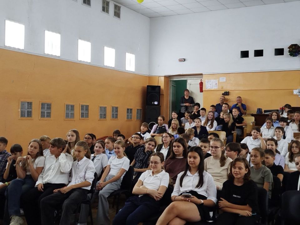 12.09.25 .             &quot; 4&quot; .          