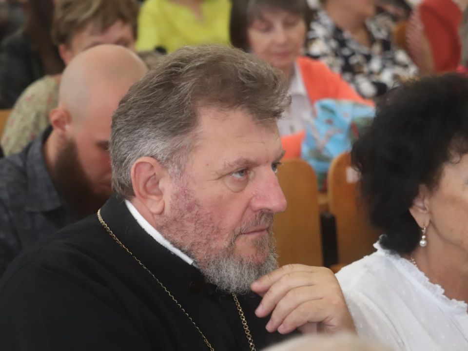 Межрегиональная православная книжная выставка-форум «Радость слова» состоялась в Мелитопольском государственном университете (МелГу), передает корреспондент Запорожского агентства новостей Межрегиональная православная книжная выставка-форум «Радость слова» состоялась в Мелитопольском государственном университете (МелГу), передает корреспондент Запорожского агентства новостей