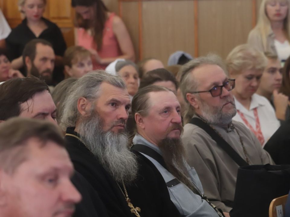 Межрегиональная православная книжная выставка-форум «Радость слова» состоялась в Мелитопольском государственном университете (МелГу), передает корреспондент Запорожского агентства новостей Межрегиональная православная книжная выставка-форум «Радость слова» состоялась в Мелитопольском государственном университете (МелГу), передает корреспондент Запорожского агентства новостей