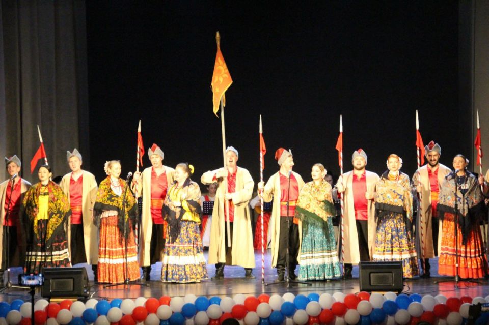 Артисты ансамбля казачьей песни из Мордовии провели концерт в Мелитополе Артисты ансамбля казачьей песни из Мордовии провели концерт в Мелитополе