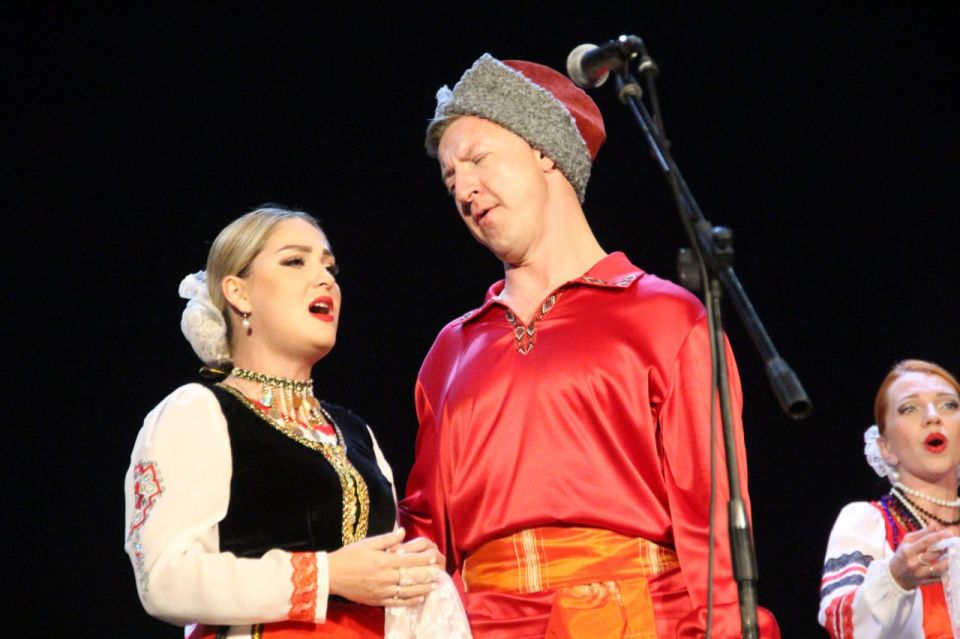 Артисты ансамбля казачьей песни из Мордовии провели концерт в Мелитополе Артисты ансамбля казачьей песни из Мордовии провели концерт в Мелитополе