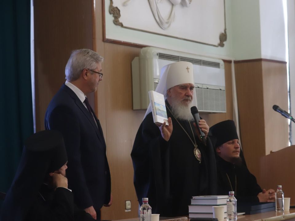 Межрегиональная православная книжная выставка-форум «Радость слова» состоялась в Мелитопольском государственном университете (МелГу), передает корреспондент Запорожского агентства новостей Межрегиональная православная книжная выставка-форум «Радость слова» состоялась в Мелитопольском государственном университете (МелГу), передает корреспондент Запорожского агентства новостей