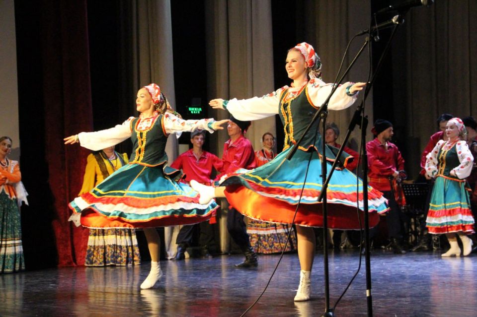 Ансамбль казачьей песни и пляски «Разгуляй» имени С. В. Балабана выступил в Мелитополе Ансамбль казачьей песни и пляски «Разгуляй» имени С. В. Балабана выступил в Мелитополе