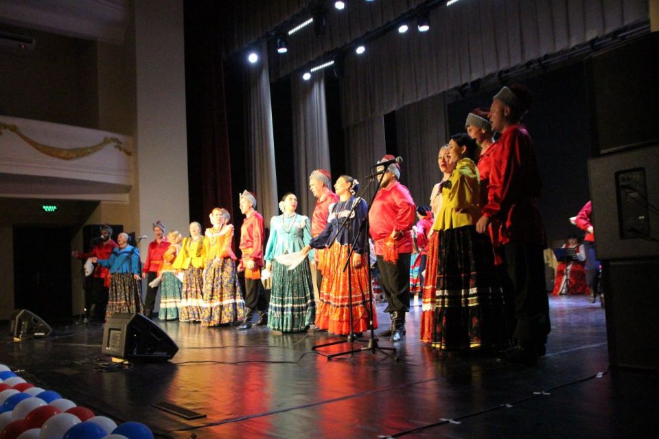 Артисты ансамбля казачьей песни из Мордовии провели концерт в Мелитополе Артисты ансамбля казачьей песни из Мордовии провели концерт в Мелитополе