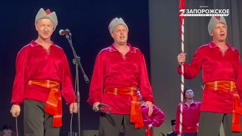 Артисты ансамбля казачьей песни из Мордовии провели концерт в Мелитополе