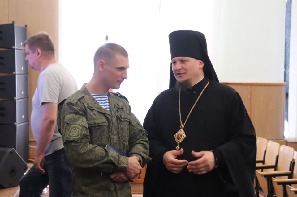 Межрегиональная православная книжная выставка-форум «Радость слова» состоялась в Мелитопольском государственном университете (МелГу), передает корреспондент Запорожского агентства новостей Межрегиональная православная книжная выставка-форум «Радость слова» состоялась в Мелитопольском государственном университете (МелГу), передает корреспондент Запорожского агентства новостей