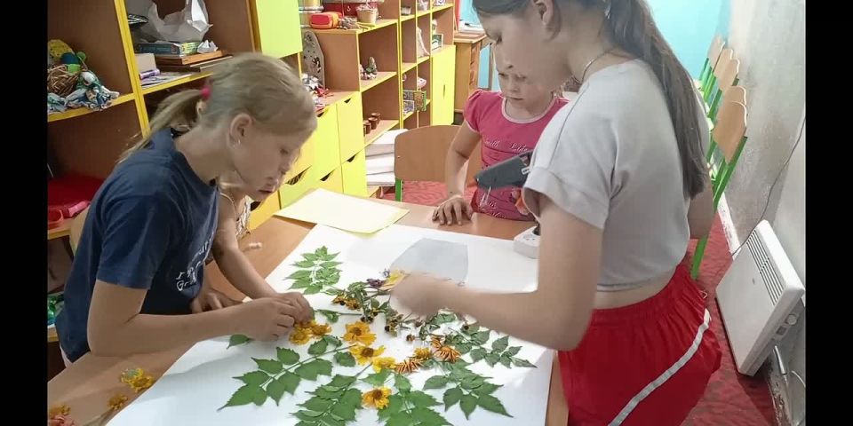 В Доме культуры села Проминь состоялся творческий час под названием «Картина осени!»