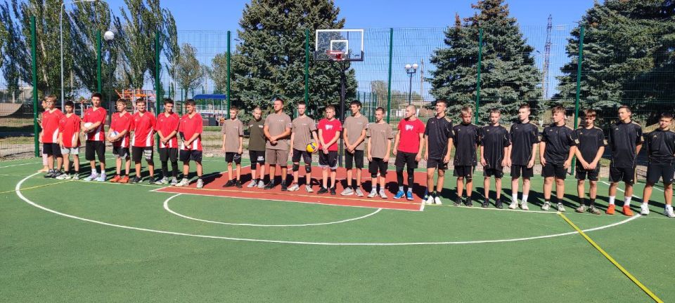 Команда запорожского филиала фонда «Защитники Отечества» приняла участие в организации в Приморске турнира по волейболу, посвященного участникам СВО