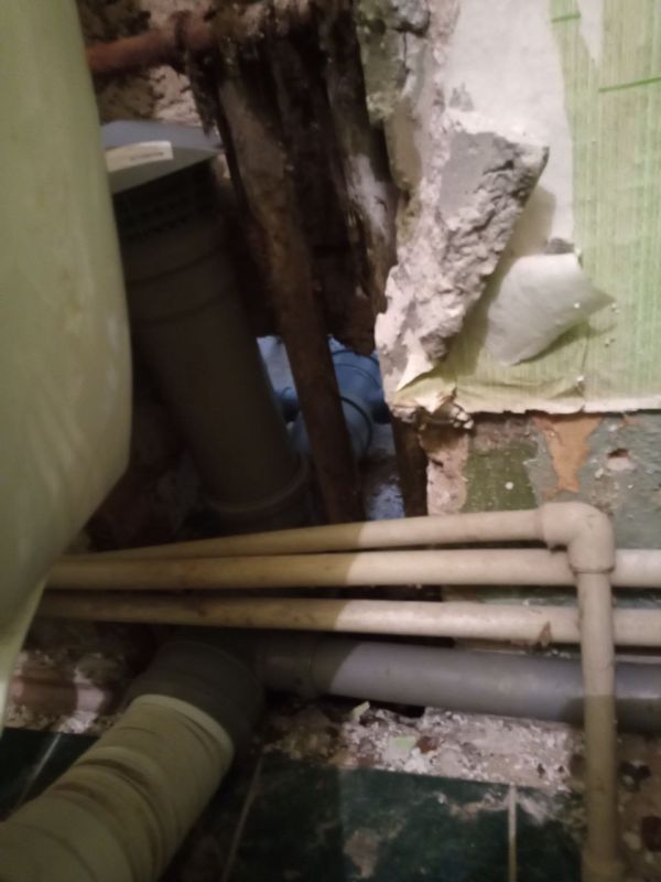 В селе Новобогдановка заменили трубу водоотведения В селе Новобогдановка заменили трубу водоотведения