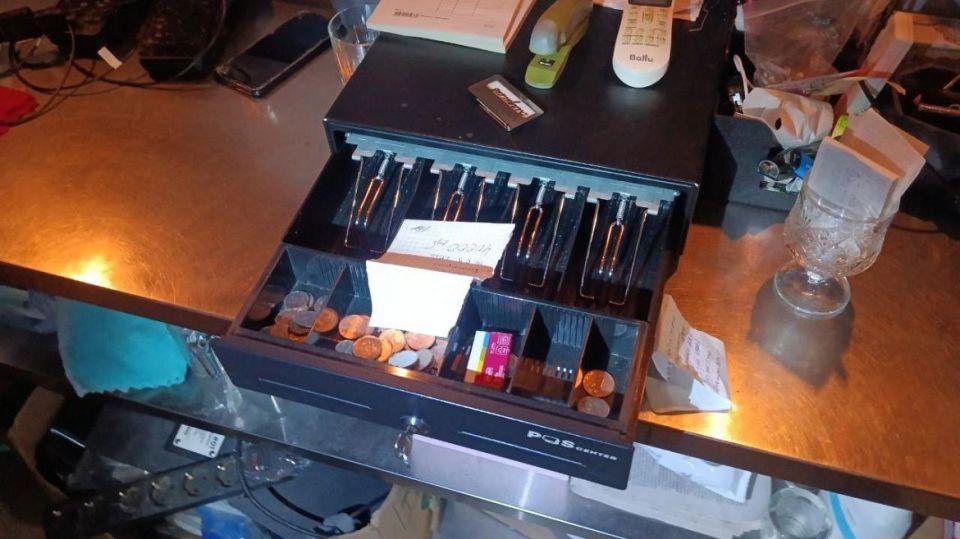 В Запорожье полицейские Мелитополя задержали двоих подозреваемых в краже из ресторана 500 тысяч рублей