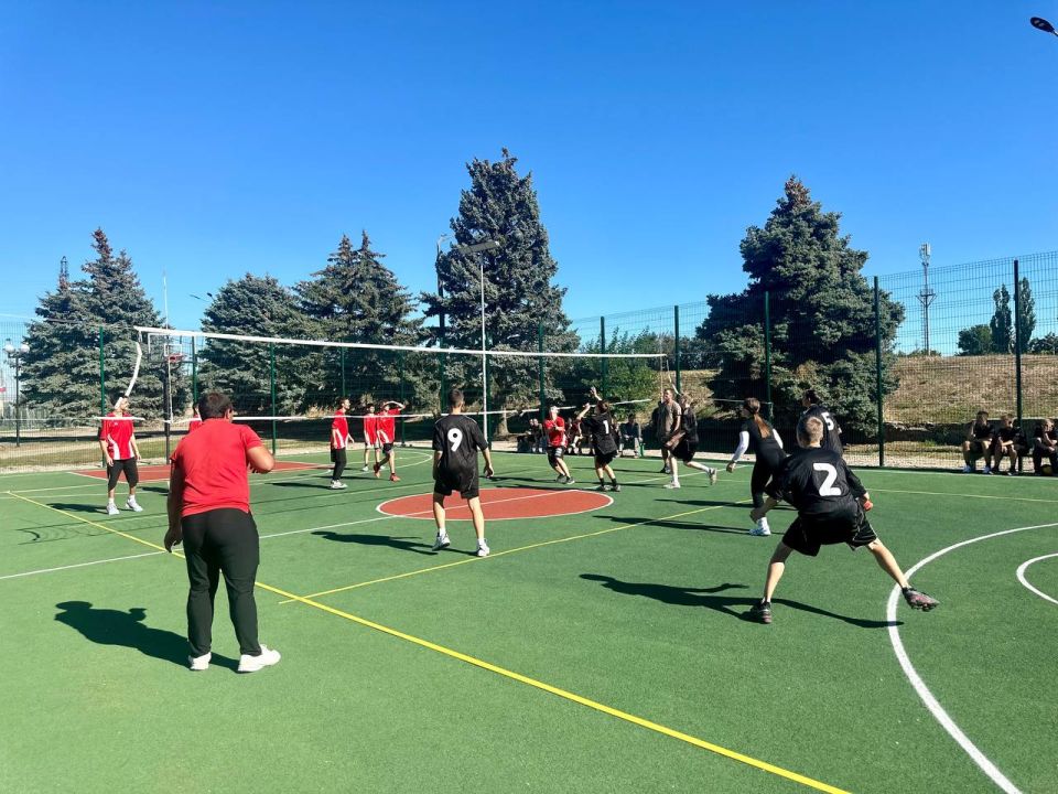 Команда запорожского филиала фонда «Защитники Отечества» приняла участие в организации в Приморске турнира по волейболу, посвященного участникам СВО Команда запорожского филиала фонда «Защитники Отечества» приняла участие в организации в Приморске турнира по волейболу, посвященного участникам СВО