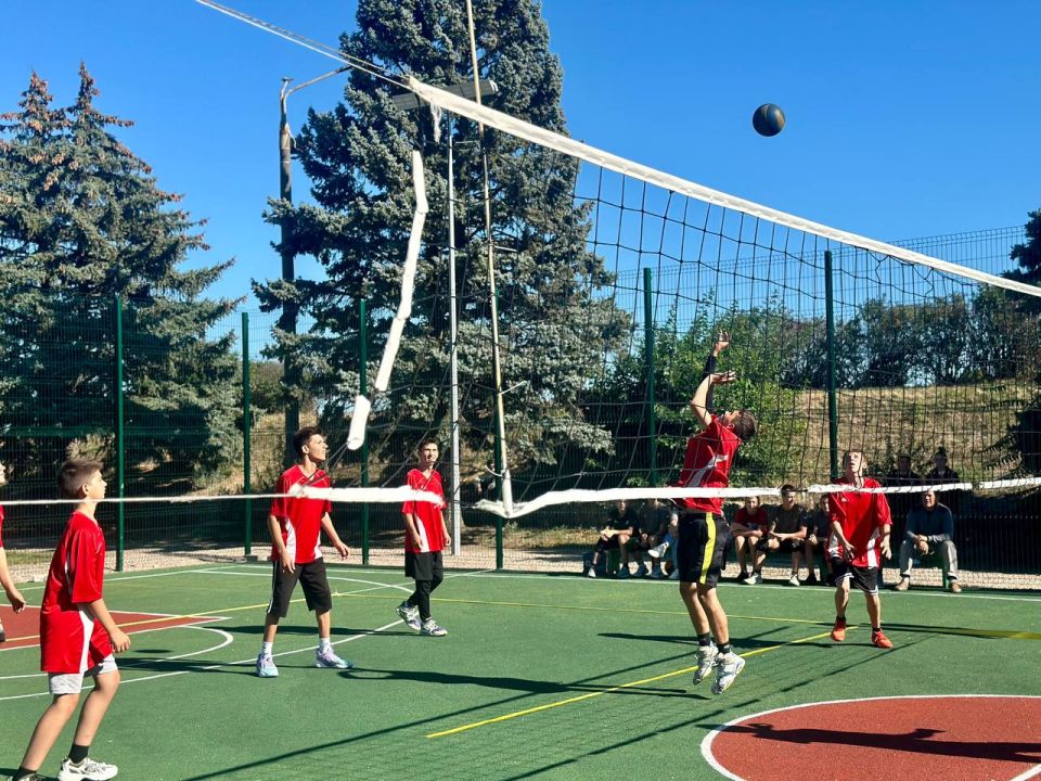 Команда запорожского филиала фонда «Защитники Отечества» приняла участие в организации в Приморске турнира по волейболу, посвященного участникам СВО Команда запорожского филиала фонда «Защитники Отечества» приняла участие в организации в Приморске турнира по волейболу, посвященного участникам СВО