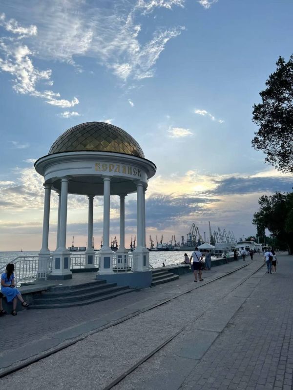 Дорогие бердянцы! От имени Запорожского регионального отделения ЛДПР и от всего сердца поздравляем вас с Днём города!