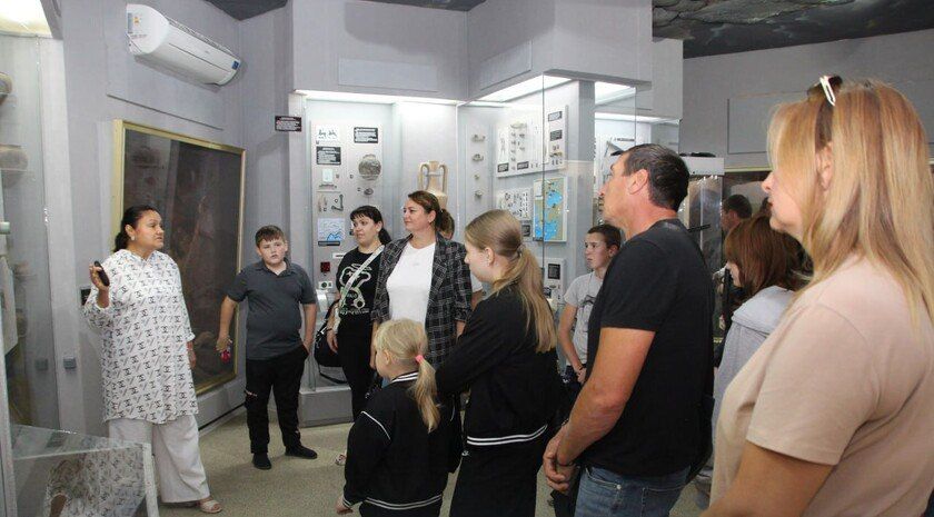 Участники СВО и их семьи посетили Мелитопольский краеведческий музей