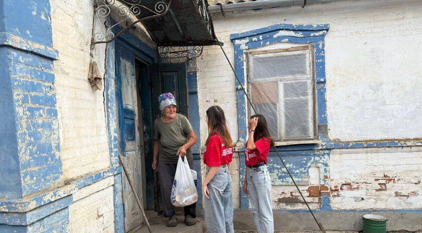 Молодежь Мелитополя передала семьям участников СВО гумпомощь