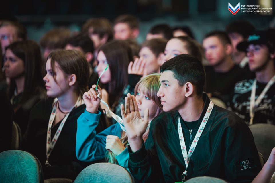 На площадке Мелитопольского молодёжного центра состоялся форум работающей молодежи для жителей Запорожской области На площадке Мелитопольского молодёжного центра состоялся форум работающей молодежи для жителей Запорожской области
