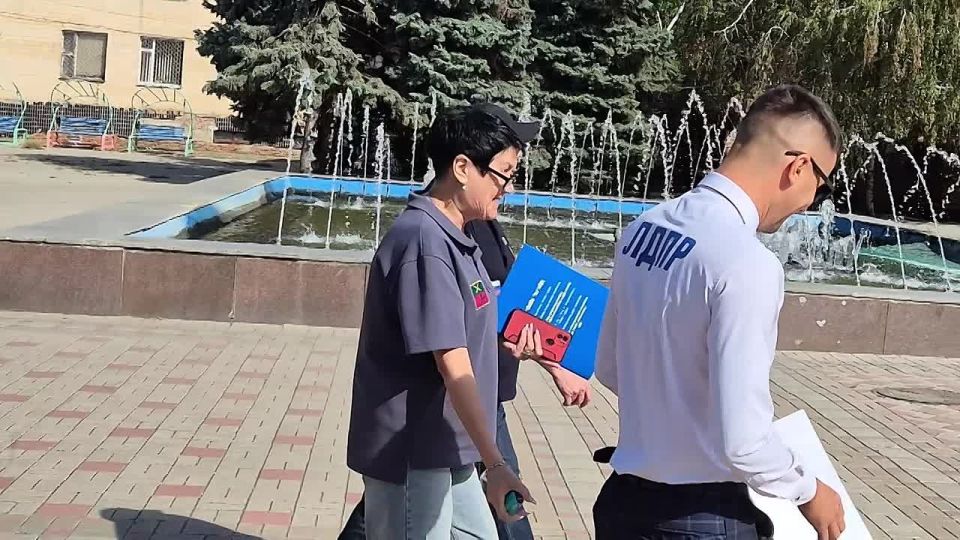 Вчера состоялась рабочая поездка ЛДПР в прифронтовой Токмак