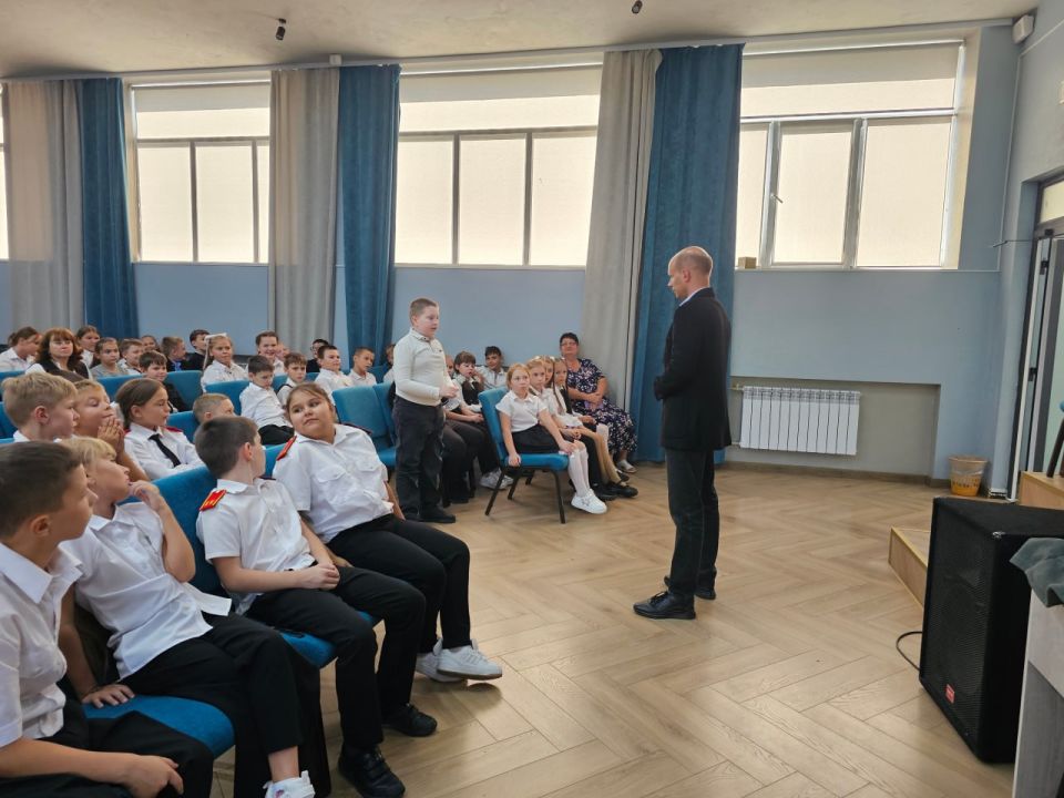 ГУП "ЭкологияРесурс" открывает двери в мир экологии для школьников Мелитополя ГУП "ЭкологияРесурс" открывает двери в мир экологии для школьников Мелитополя