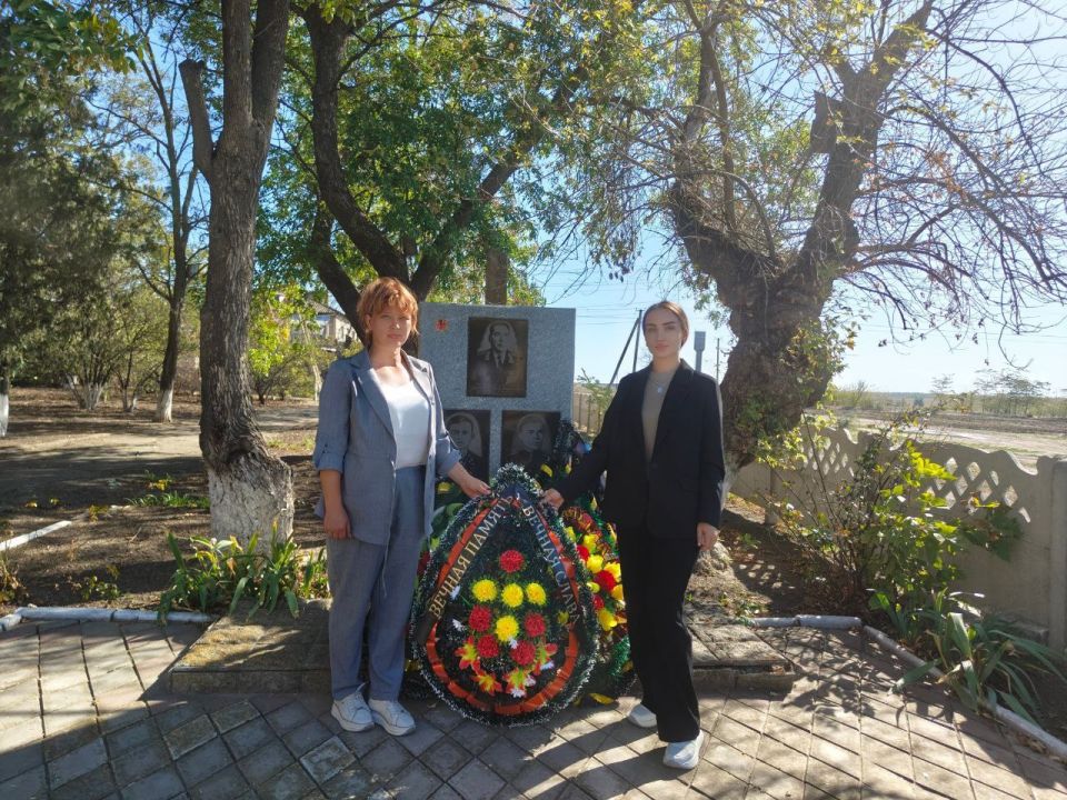 Возложение венков к памятнику в честь 82-й годовщины освобождения села Астраханка