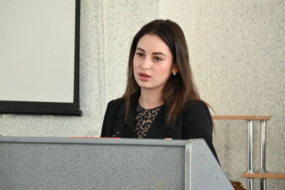 Диалог с молодежью: председатель Молодежной избирательной комиссии Запорожской области в гостях у студентов Мелитопольского государственного университета Диалог с молодежью: председатель Молодежной избирательной комиссии Запорожской области в гостях у студентов Мелитопольского государственного университета