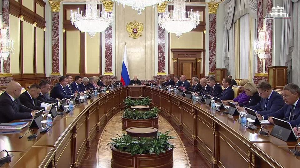 Председатель Правительства Российской Федерации Михаил Мишустин: С 1 января МРОТ вырастет более чем на 20% и составит 27 093 руб