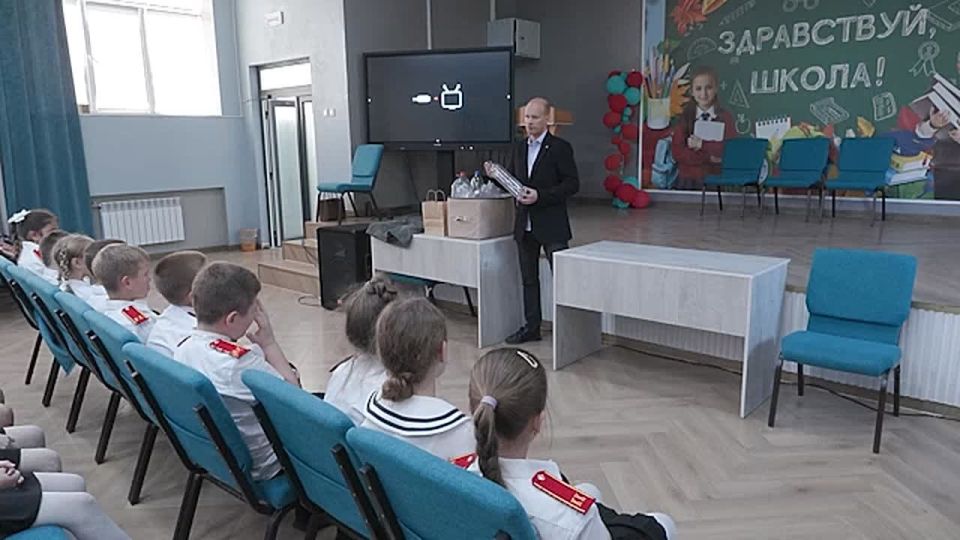 Урок по охране окружающей среды провели сотрудники предприятия «Экология Ресурс» для учеников Мелитопольской школы №15