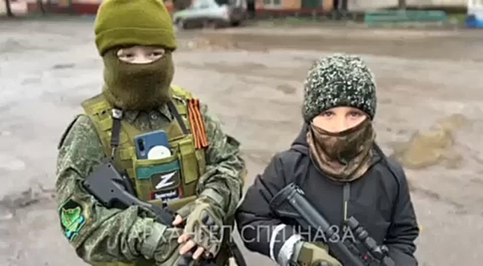 Пусть ваше субботнее настроение будет таким же, как у этих маленьких защитников