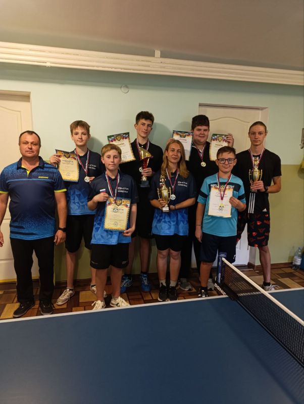 22.09.2025 в МКОУ ДО "ЦВО" клуба "Красная гвоздика" на кружке настольного тенниса "Только вперед!" под руководством педагога-тренера Хахамиди П.П., состоялся клубный турнир "Теннисный шторм" между воспитанниками старшей и...