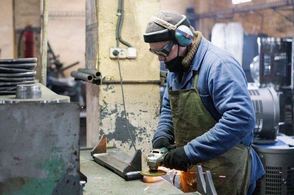 Евгений Балицкий: Сегодня в нашей стране отмечается профессиональный праздник специалистов ключевого звена промышленного производства – День машиностроителя!