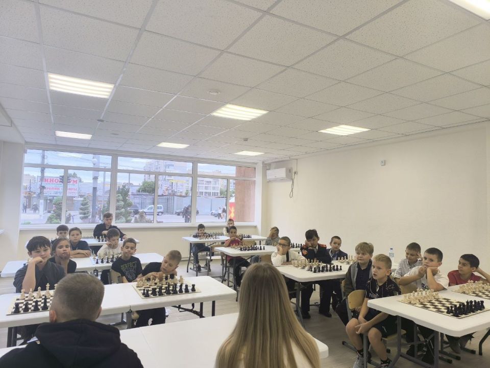 В стенах Шахматной школы МКУ ДО "СШ №1" ГО Мелитополь прошла важная мини-лекция, посвященная актуальным вопросам противодействия терроризму и экстремизму