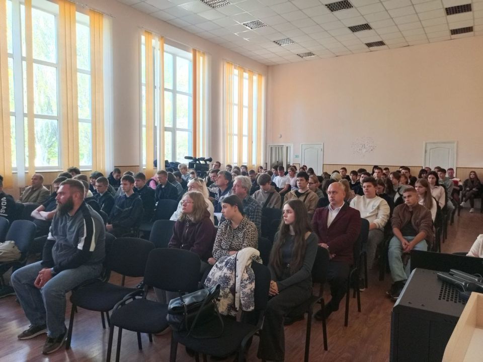 В Бердянске прошла лекция от Фонда «Защитники Отечества»