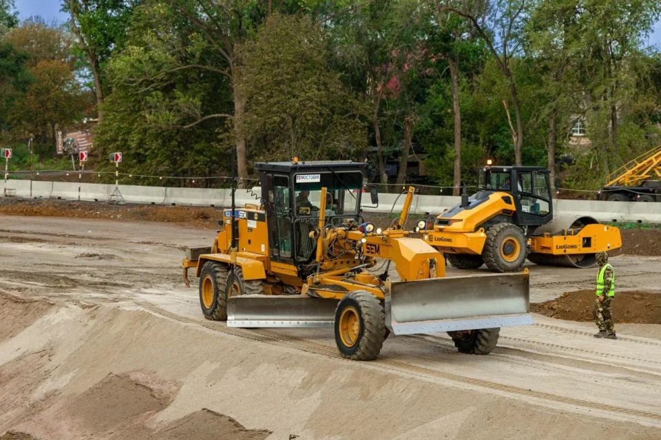 В этом году отмечается трехлетие воссоединения Донецкой Народной Республики, Луганской Народной Республики, Херсонской и Запорожской областей с Российской Федерацией В этом году отмечается трехлетие воссоединения Донецкой Народной Республики, Луганской Народной Республики, Херсонской и Запорожской областей с Российской Федерацией