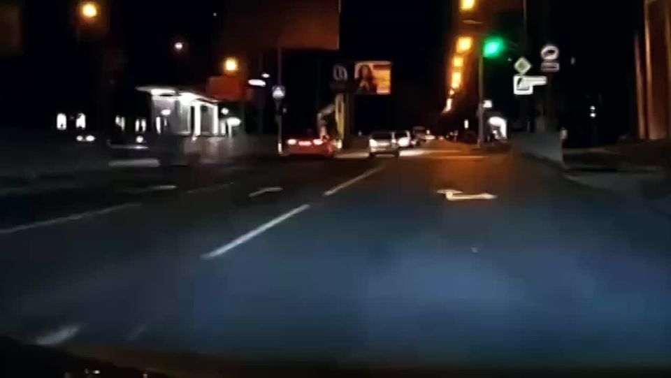 По городу Днепр прилетел Ярс, который известен своим голубым свечением во время полета