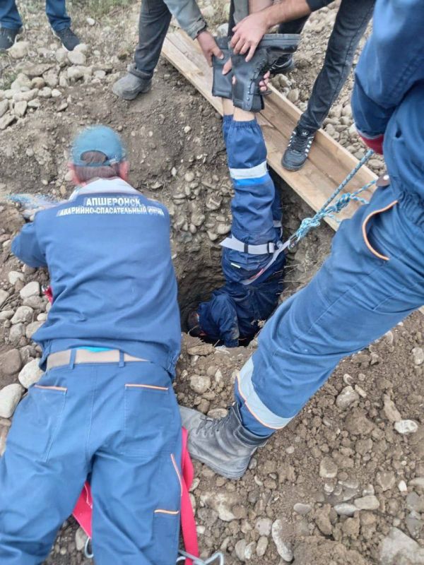 11-летний мальчик упал в яму в Краснодарском крае и провёл там всю ночь