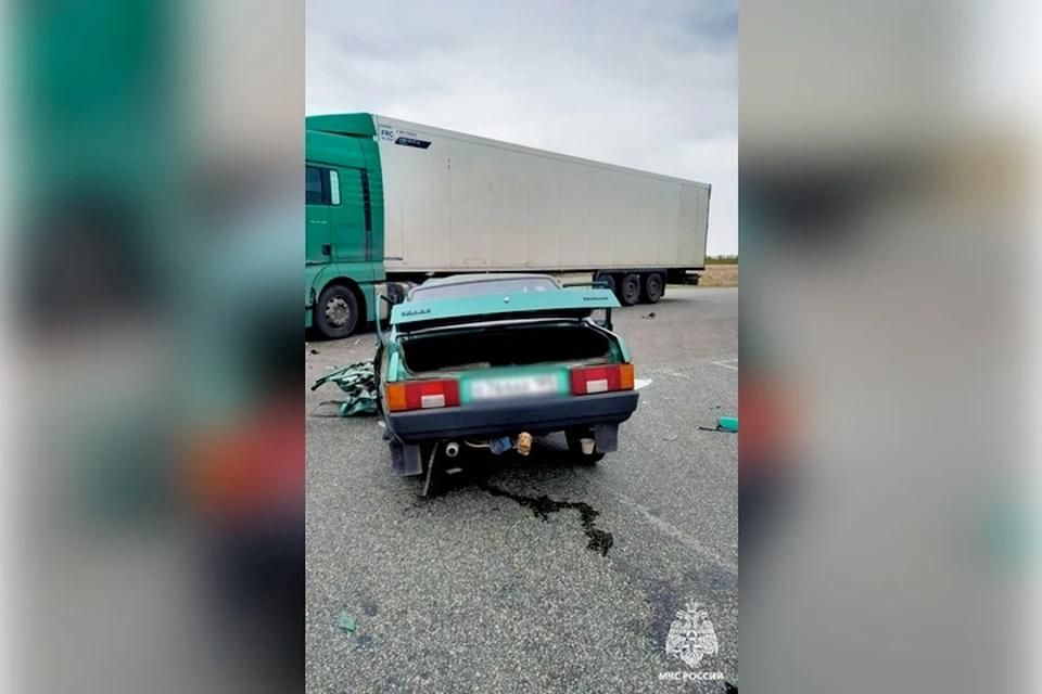 В столкновении грузовика и легковушки в Запорожской области погиб человек