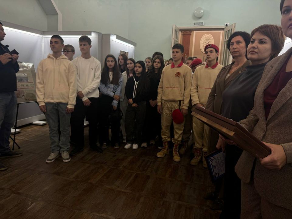 В Мелитопольском краеведческом музее открылась выставка «Защитники земли русской