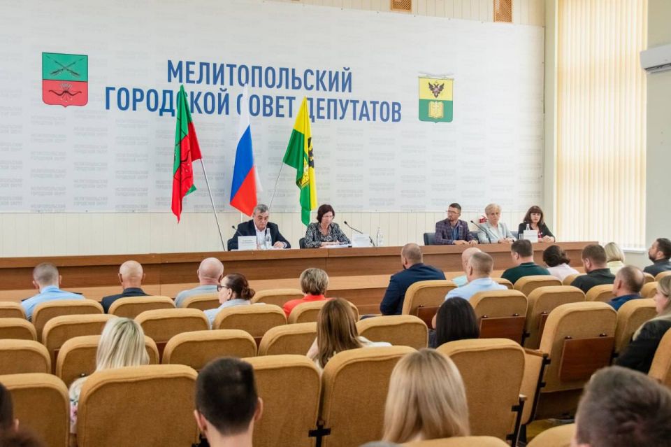 Коллектив депутатов Мелитопольского городского совета пополнился новым членом — Юлией Александровой