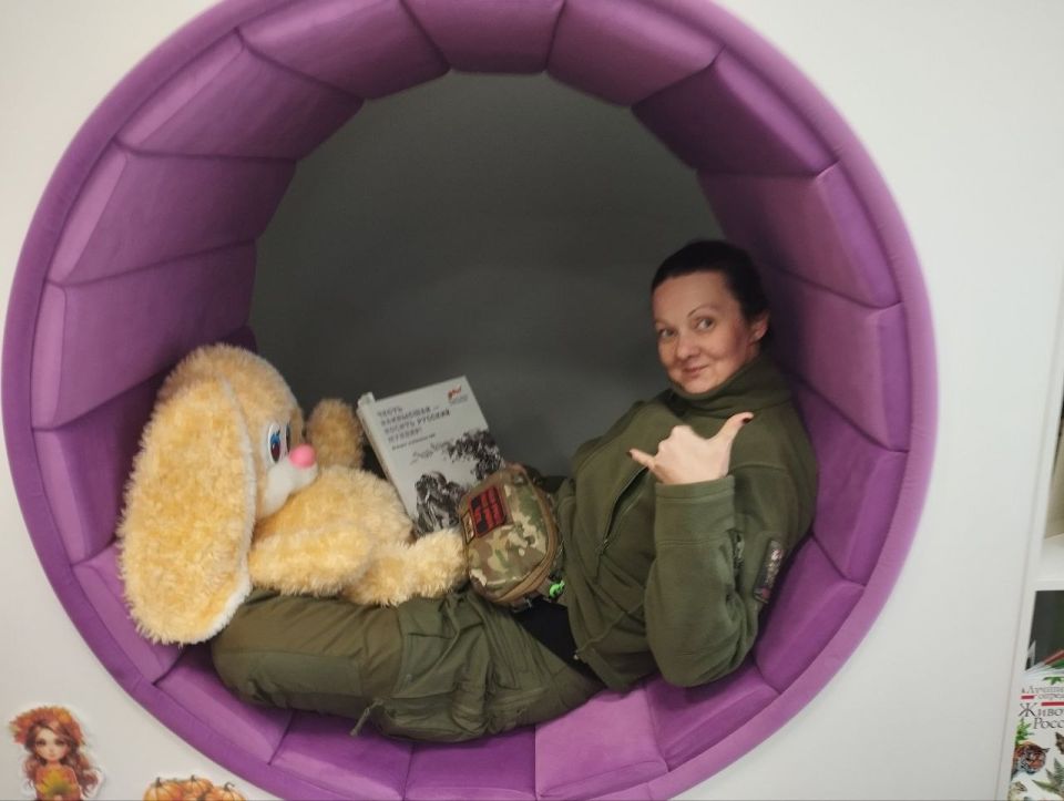 Команда запорожского филиала фонда "Защитники Отечества" организовала в мелитопольской библиотеке имени Лермонтова публичные чтения книги «Честь наивысшая – носить русский мундир»