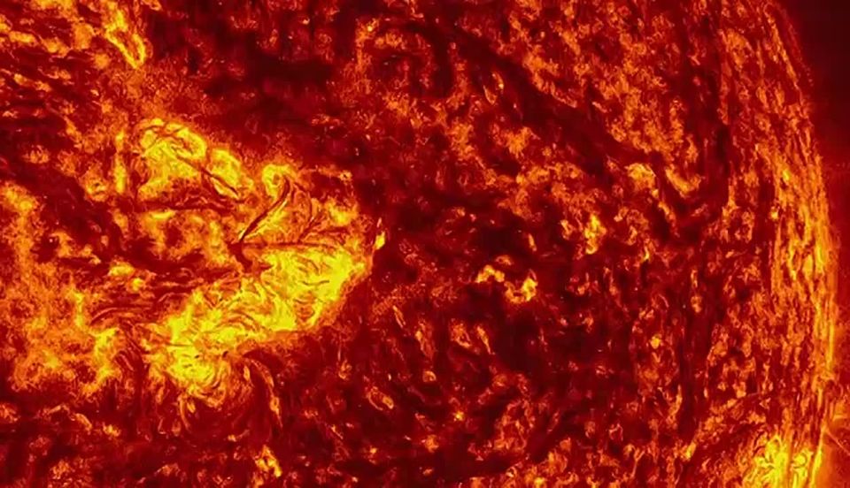 Магнитные бури не прекращаются: Солнце направило новую вспышку на Землю